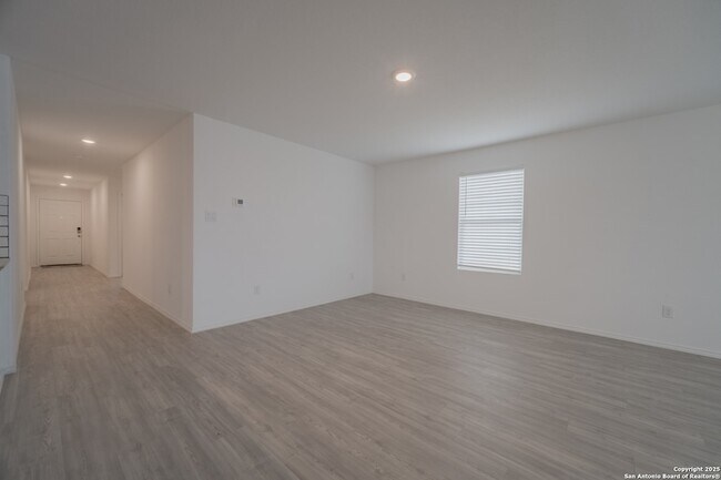 Photo - 2737 Green Finch