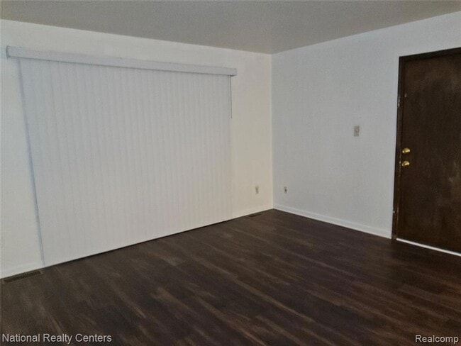 Photo - 29144 Lund Ave