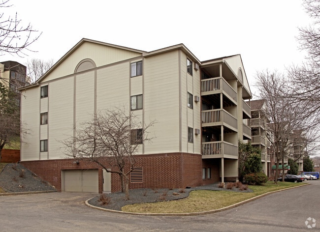 Building Photo - The Ridge