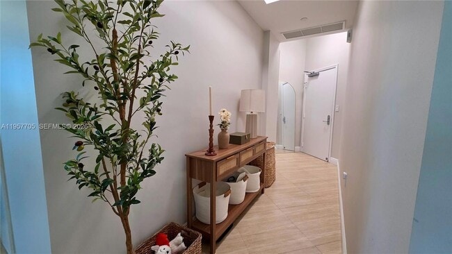 Photo - 20000 E Country Club Dr Unit 402