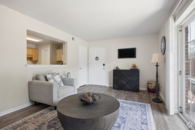 2BR, 1BA - 850SF - Living Room - Salem Wood Apartments
