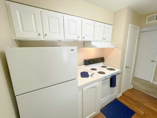 Photo - Chateau Apartments