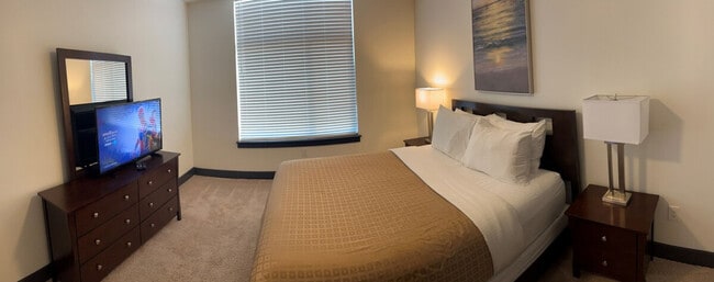 Photo - 424 W Trade St Unit ID1344188P