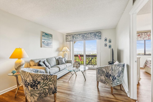 Building Photo - 880 Jimmy Buffett Mem Hwy Unit FL3-ID1259091P