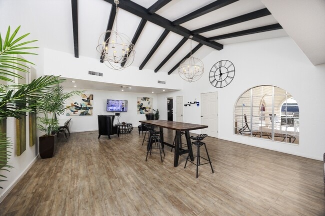 Building Photo - Desert Peaks