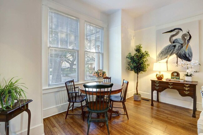 Photo - 306 E Victory Dr Unit ID1369216P