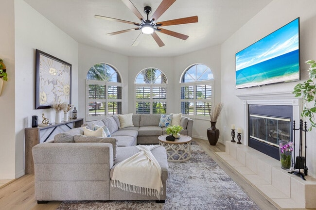 Building Photo - 533 SE 21st Ave Unit ID1255500P