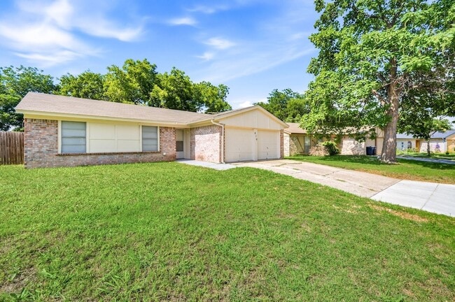 Photo - 616 Reveille Rd