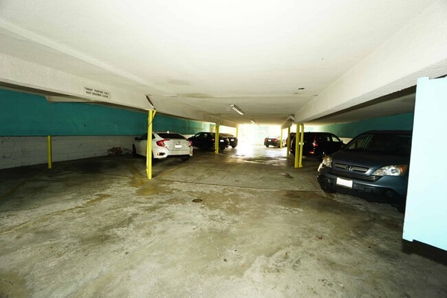 Photo - 2028 Dwight Way