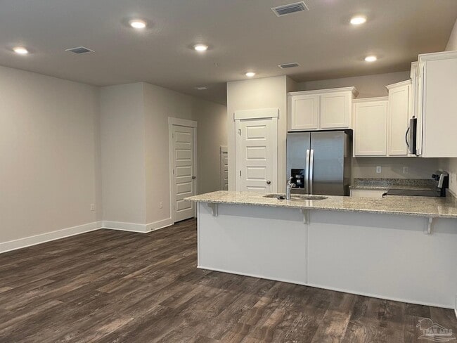 Building Photo - 1650 Iroquois Ct