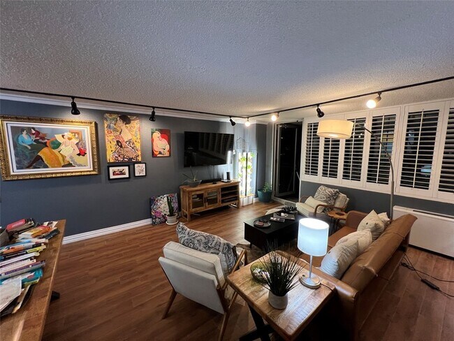 Photo - 3883 Turtle Creek Blvd Unit 1712