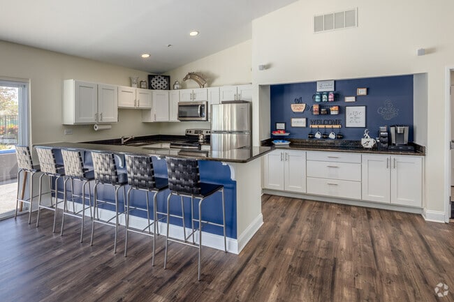 Clubhouse - Kitchen - Skyridge Club Apartments