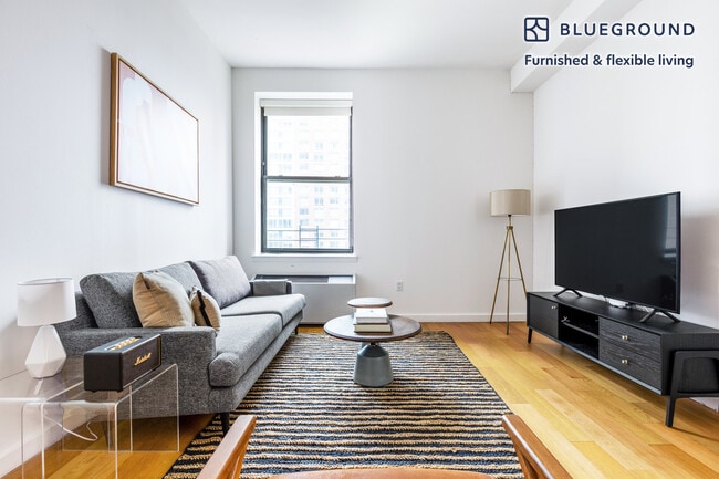 Building Photo - 1 West St Unit SI FL19-ID546