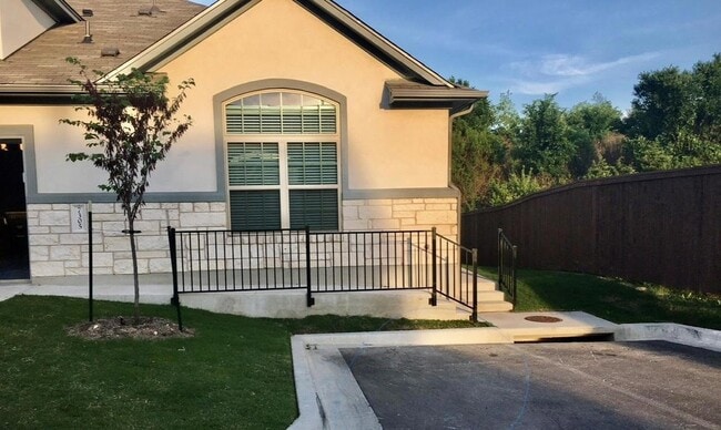 Building Photo - 7305 Conway Dr Unit 503