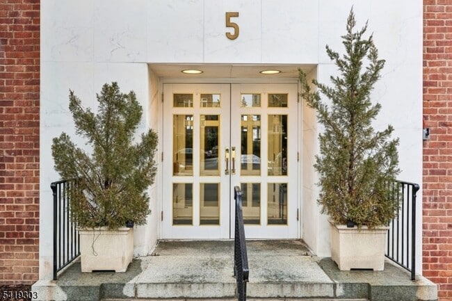 Photo - 5 Roosevelt Pl