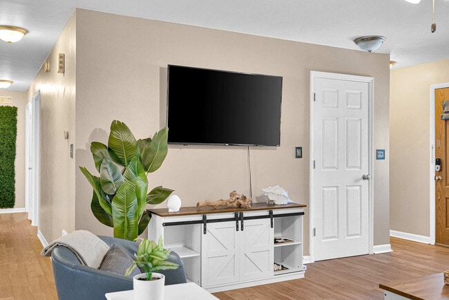 Photo - 897 Imperial Dr Unit ID1244950P