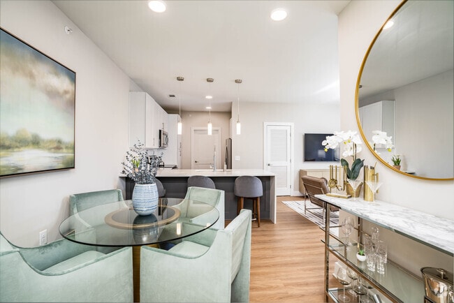 2 BR, 2 BA 1290SF Dining/Flex - City Limits