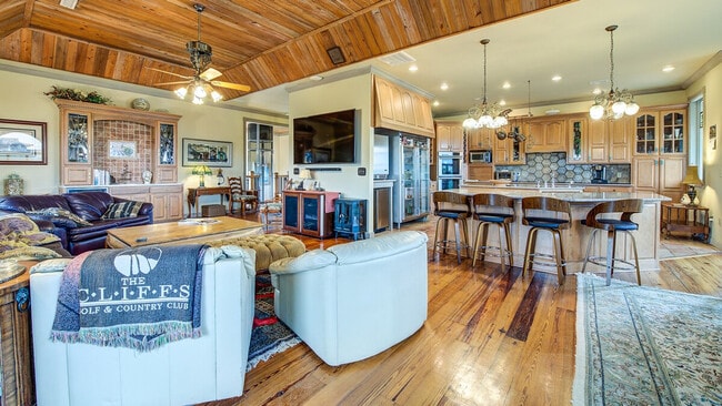 Photo - 237 Pioneer Loop Unit ID1253384P