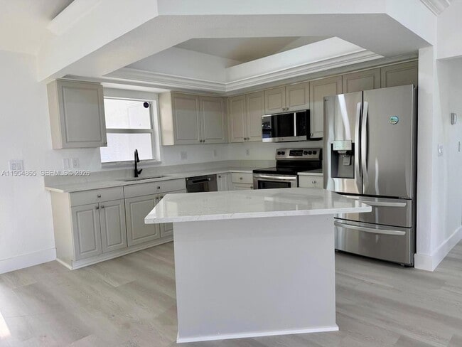 Photo - 142 SW 34th Pl