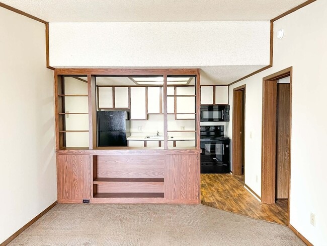 Building Photo - 2421 Madison St Unit 41