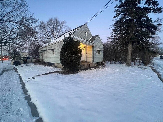 Photo - 3522 Whitney Ave