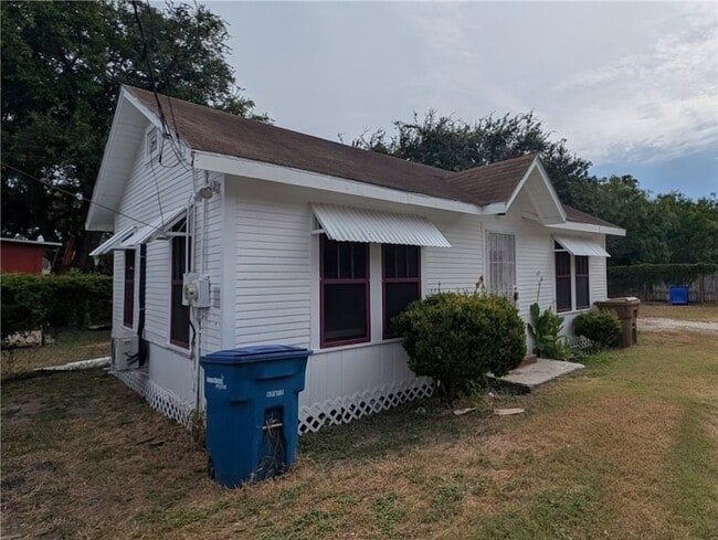 Building Photo - 615 6th St