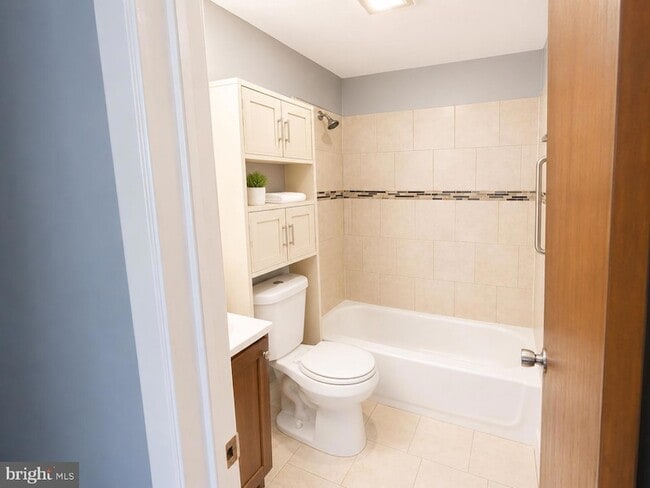 Photo - 301 Violet St