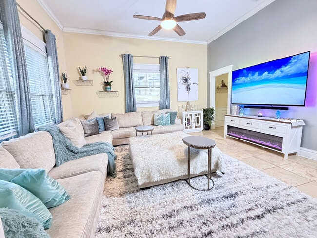 Building Photo - 507 S Willow Ave Unit ID1363685P