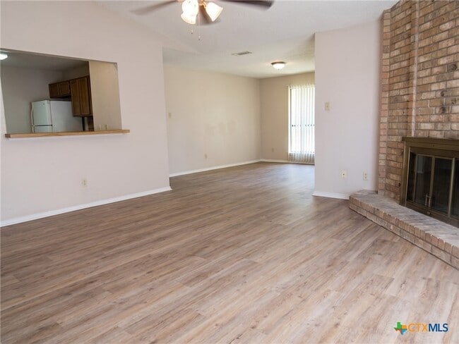 Photo - 1706 Wickfield Way