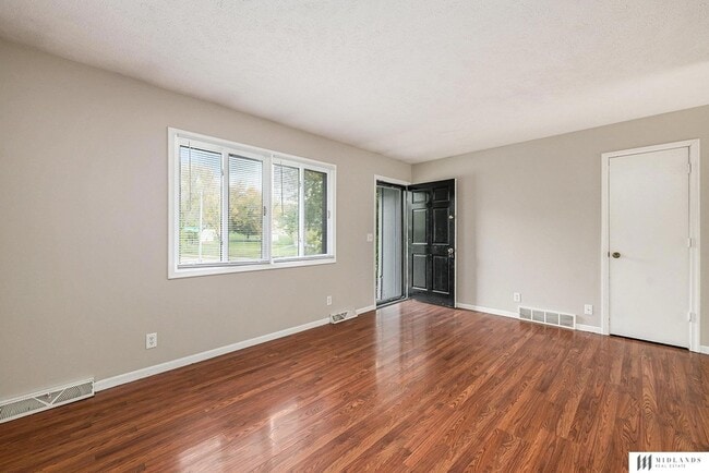 Photo - 4701 Schroeder Dr