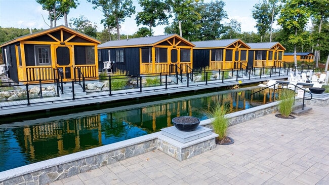 Building Photo - 13 Autumn Ln Unit ID1255700P