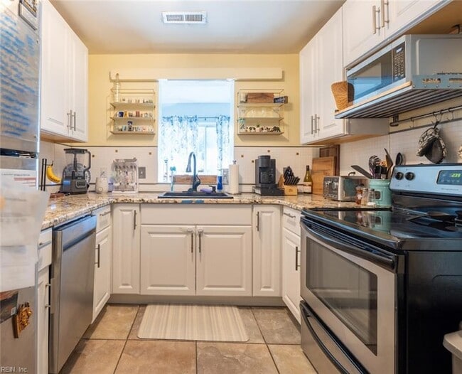 Photo - 315 Thole St