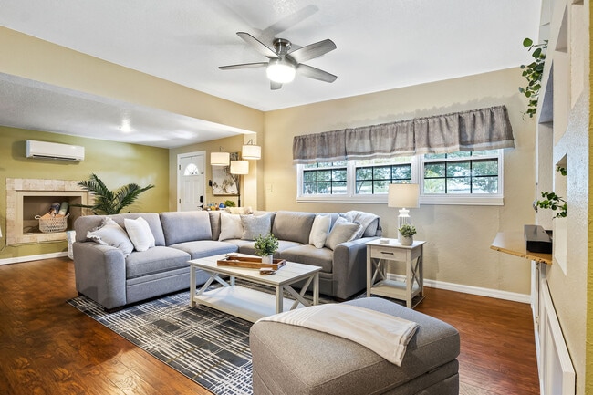 Building Photo - 10314 66th Ave Unit ID1035607P