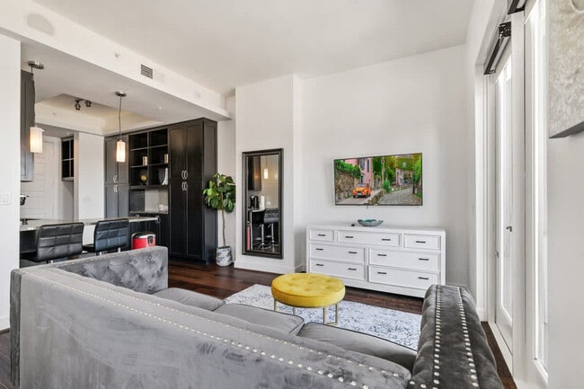 Photo - 101 Bowen St Unit ID1297760P