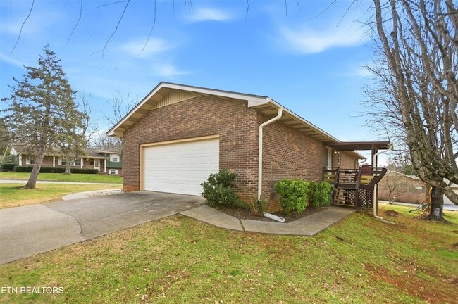 Photo - 1501 Woodbury Ct