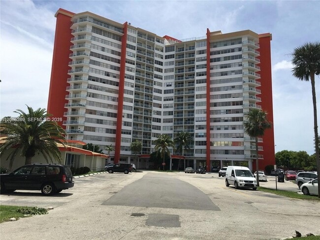Building Photo - 1351 NE Miami Gardens Dr Unit 1414E
