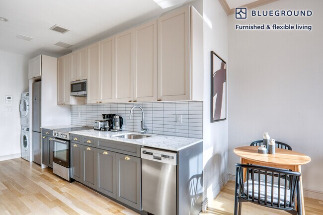 Photo - 371 E 10th St Unit FL6-ID1044