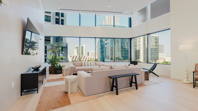 Photo - 225 N Miami Ave Unit ID1386896P