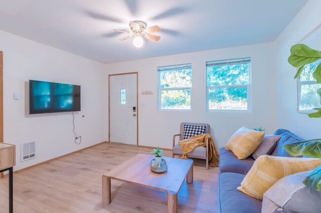 Building Photo - 231 Paradise Dr Unit SI ID1035866P
