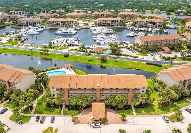 Building Photo - 601 Seafarer Cir Unit 1040