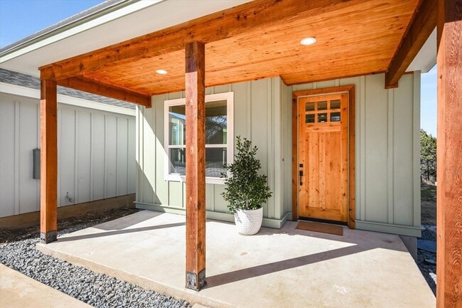 Photo - 424 Shady Bluff Dr