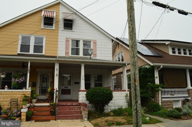 Photo - 121 Broad St