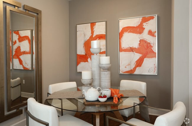 Dining Room - Saybrook Station Apartments