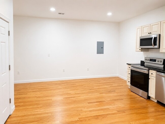 Photo - 265 Essex St Unit 1A
