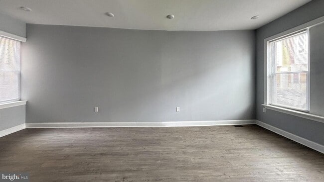 Photo - 1932 Clarence St