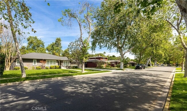 Photo - 933 W Riviera Dr