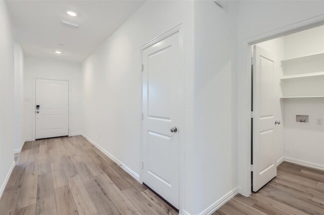 Photo - 1205 Gladespring Ln