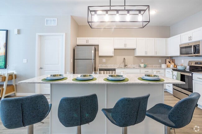 2BR, 2BA - 1,243 SF - Kitchen - The Slate