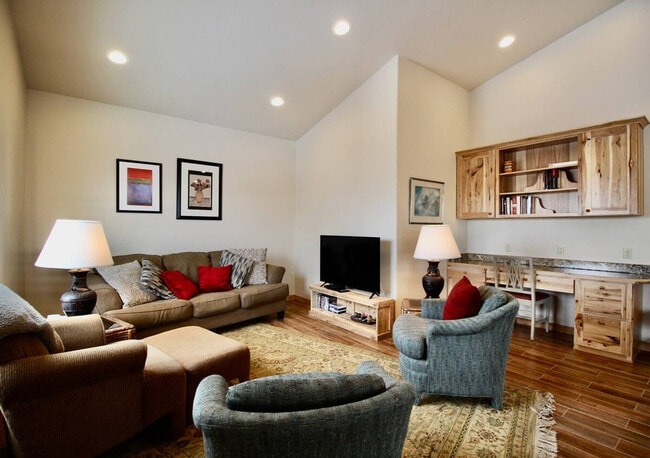 Building Photo - 783 MT-2 Unit ID1051615P