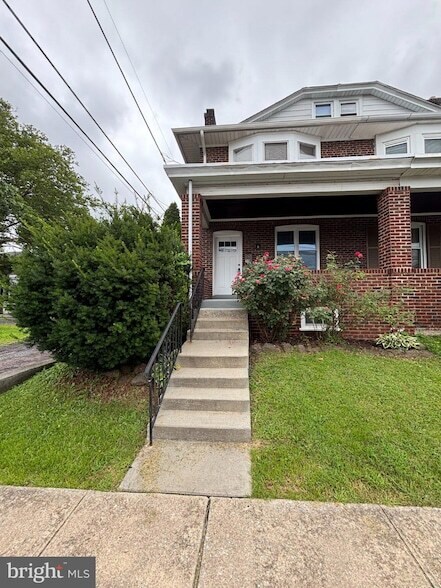 Photo - 70 S Mt Vernon St